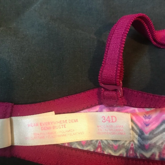 Victoria’s Secret Bra - Picture 6 of 7